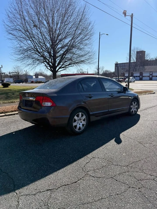 2010 Honda Civic 8th Gen - Image 8 of 12