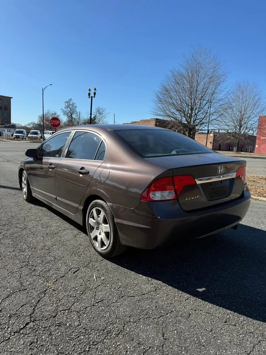 2010 Honda Civic 8th Gen - Image 7 of 12