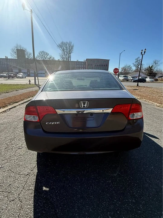 2010 Honda Civic 8th Gen - Image 5 of 12