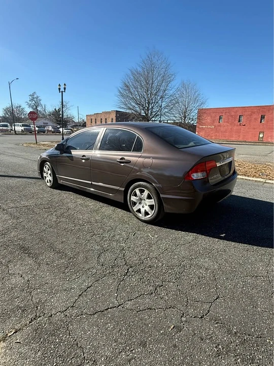 2010 Honda Civic 8th Gen - Image 4 of 12