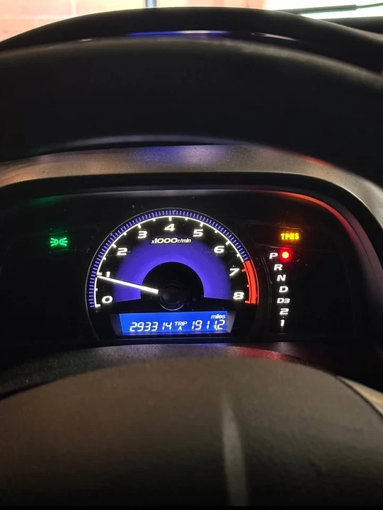 2010 Honda Civic 8th Gen - Image 6 of 9