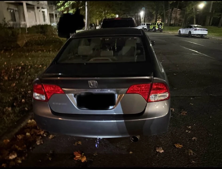 2010 Honda Civic 8th Gen - Image 3 of 9