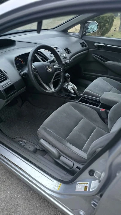2010 Honda Civic 8th Gen - Image 6 of 9