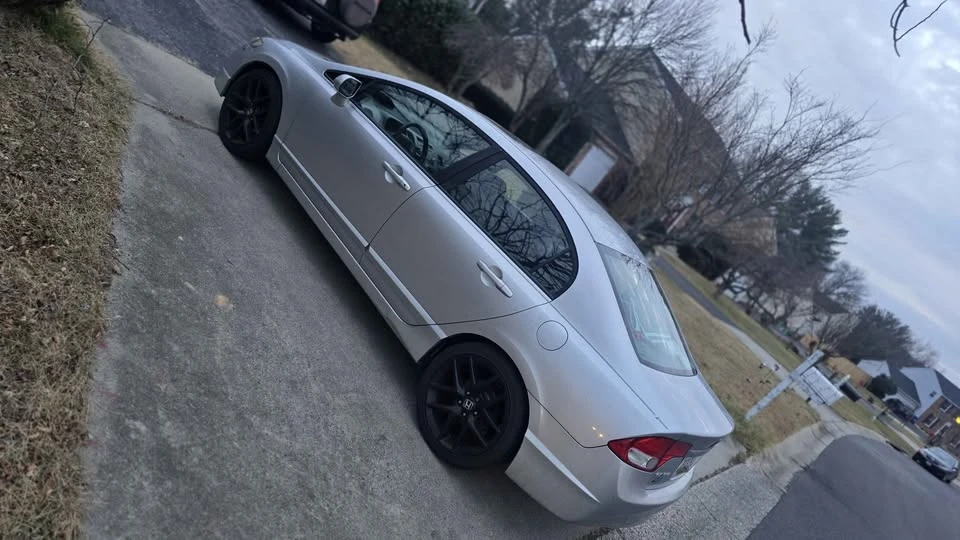2010 Honda Civic 8th Gen - Image 4 of 9