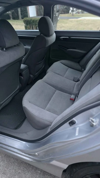 2010 Honda Civic 8th Gen - Image 7 of 9