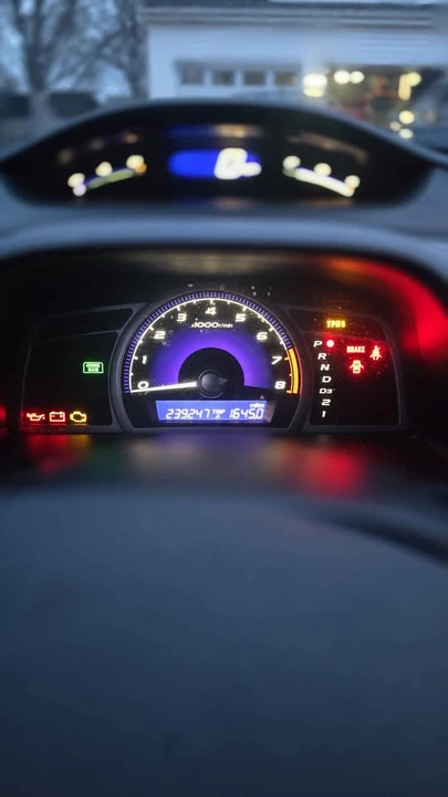 2010 Honda Civic 8th Gen - Image 8 of 9