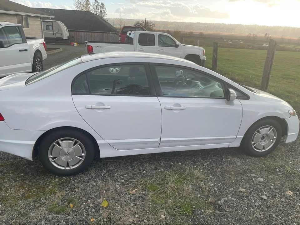 2010 Honda Civic 8th Gen - Image 3 of 4