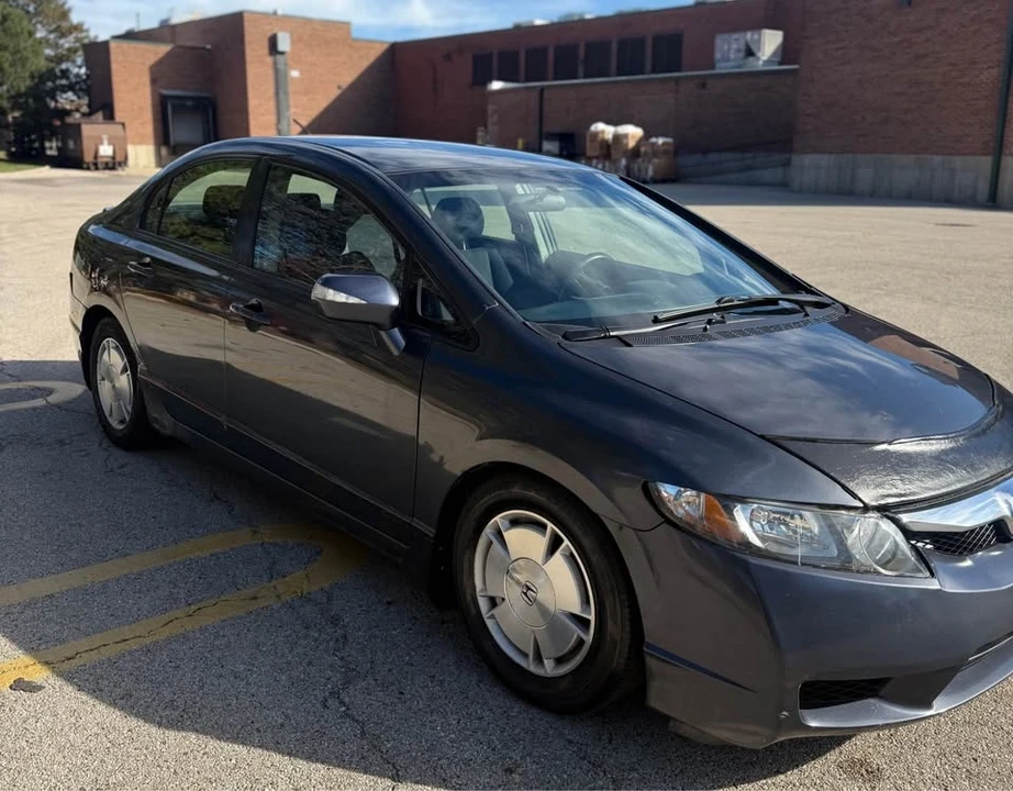 2010 Honda Civic 8th Gen - Image 2 of 9