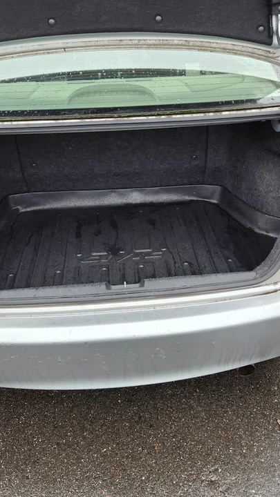 2010 Honda Civic 8th Gen - Image 4 of 10