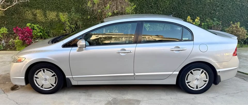 2010 Honda Civic 8th Gen - Image 4 of 17