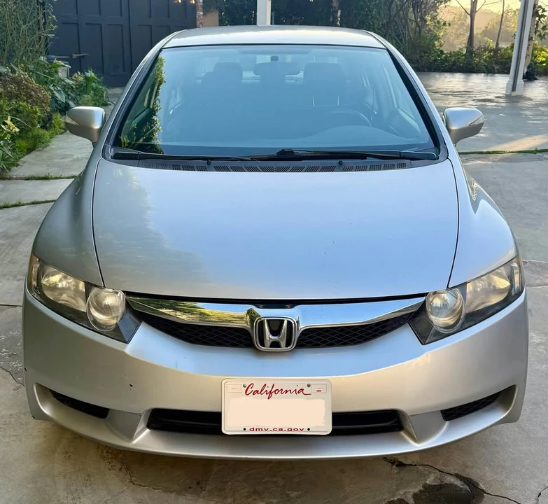 2010 Honda Civic 8th Gen - Image 2 of 17