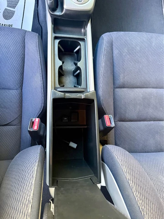 2010 Honda Civic 8th Gen - Image 13 of 17