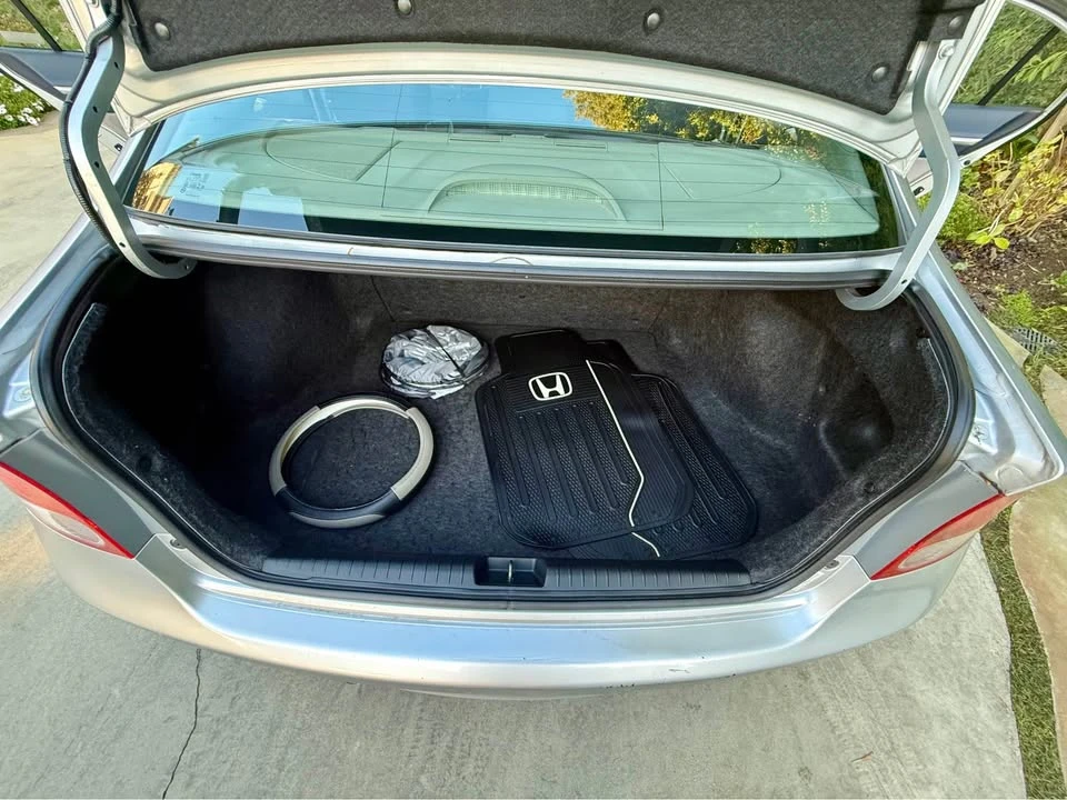 2010 Honda Civic 8th Gen - Image 15 of 17