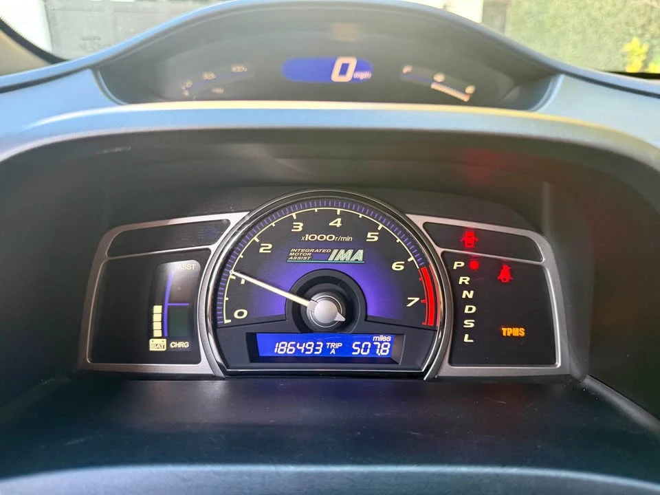 2010 Honda Civic 8th Gen - Image 12 of 17