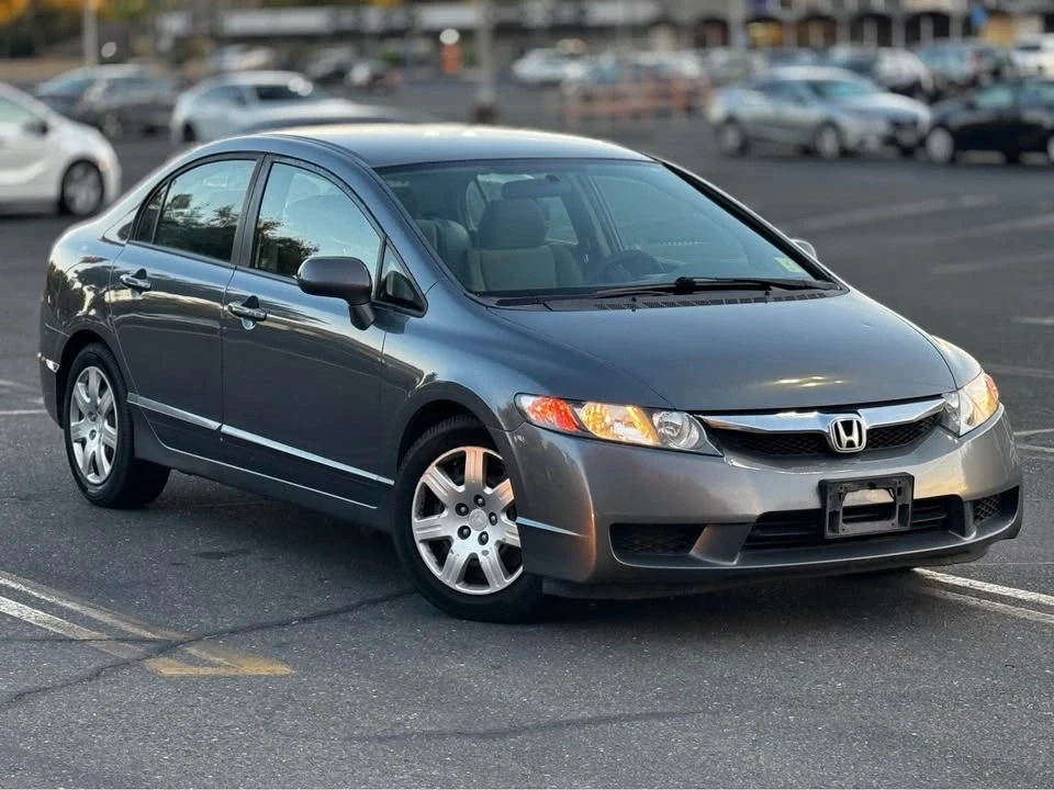 2010 Honda Civic 8th Gen - Image 3 of 14