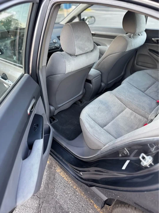 2010 Honda Civic 8th Gen - Image 10 of 14
