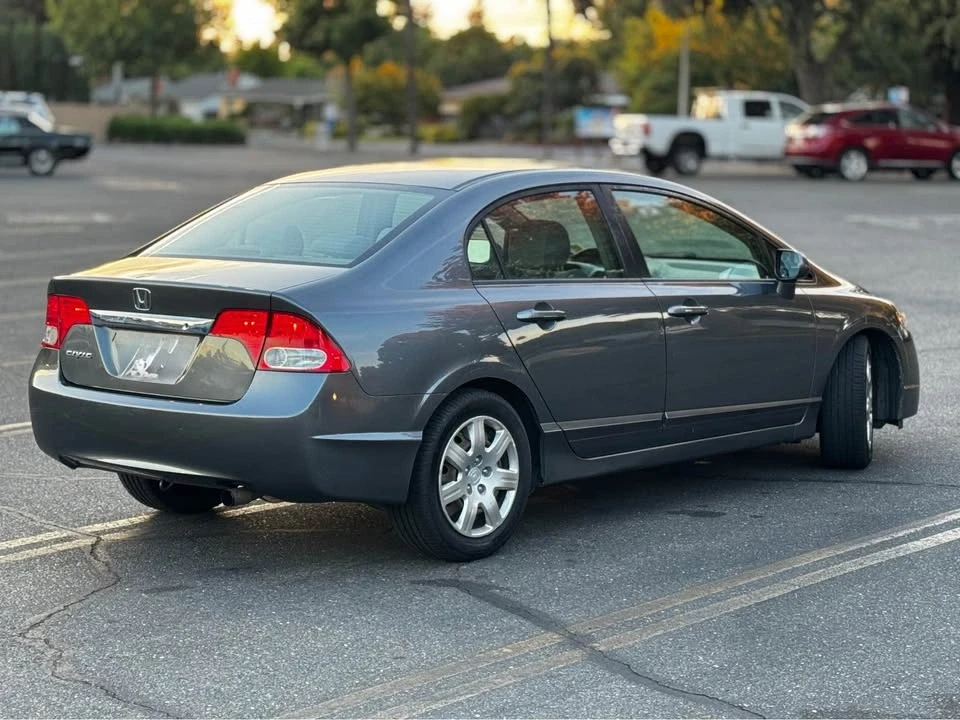 2010 Honda Civic 8th Gen - Image 5 of 14