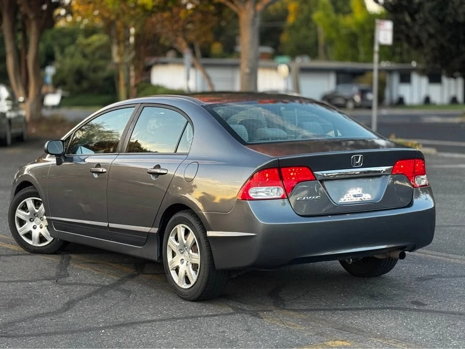 2010 Honda Civic 8th Gen - Image 6 of 14