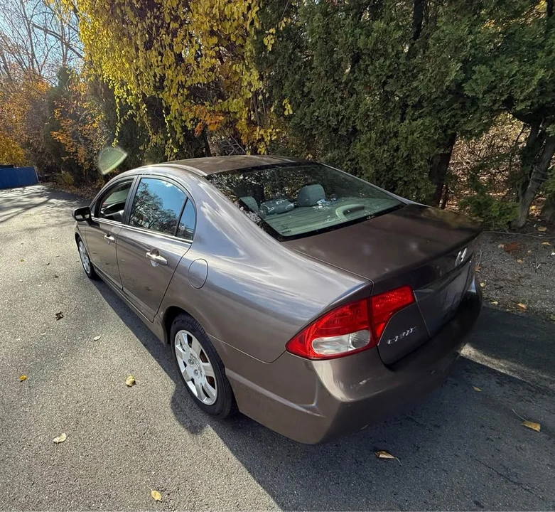 2010 Honda Civic 8th Gen - Image 4 of 14