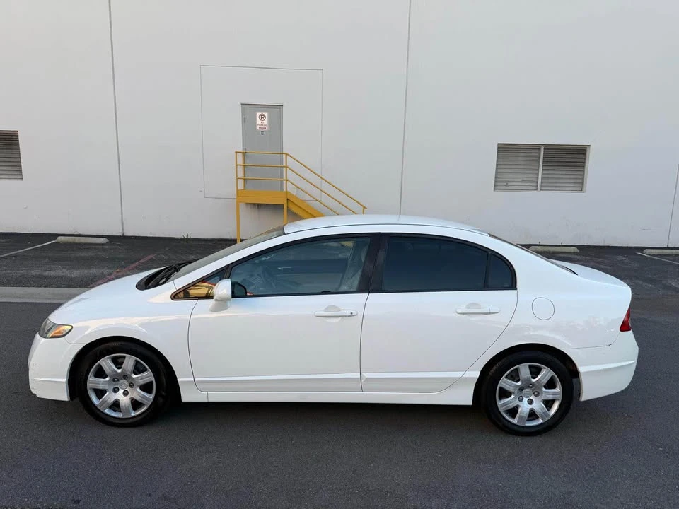 2010 Honda Civic 8th Gen - Image 5 of 12