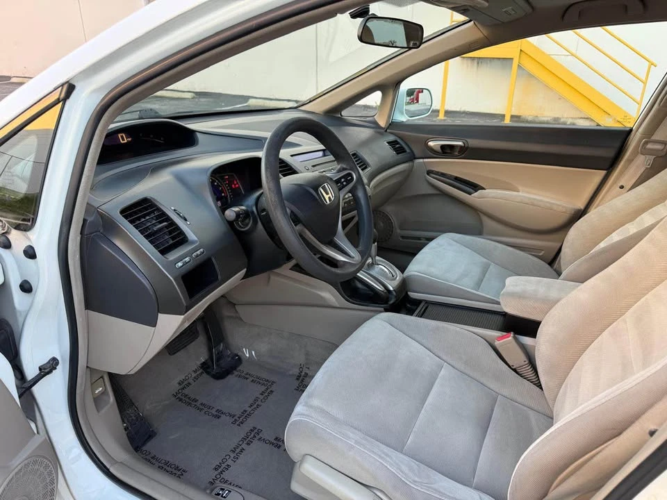 2010 Honda Civic 8th Gen - Image 7 of 12