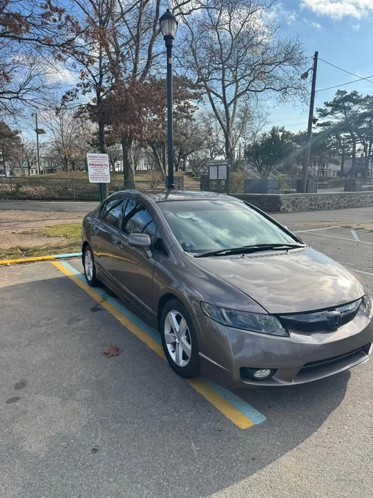 2010 Honda Civic 8th Gen - Image 9 of 9
