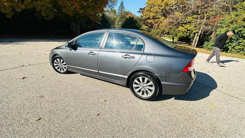 2010 Honda Civic 8th Gen - Image 3 of 6