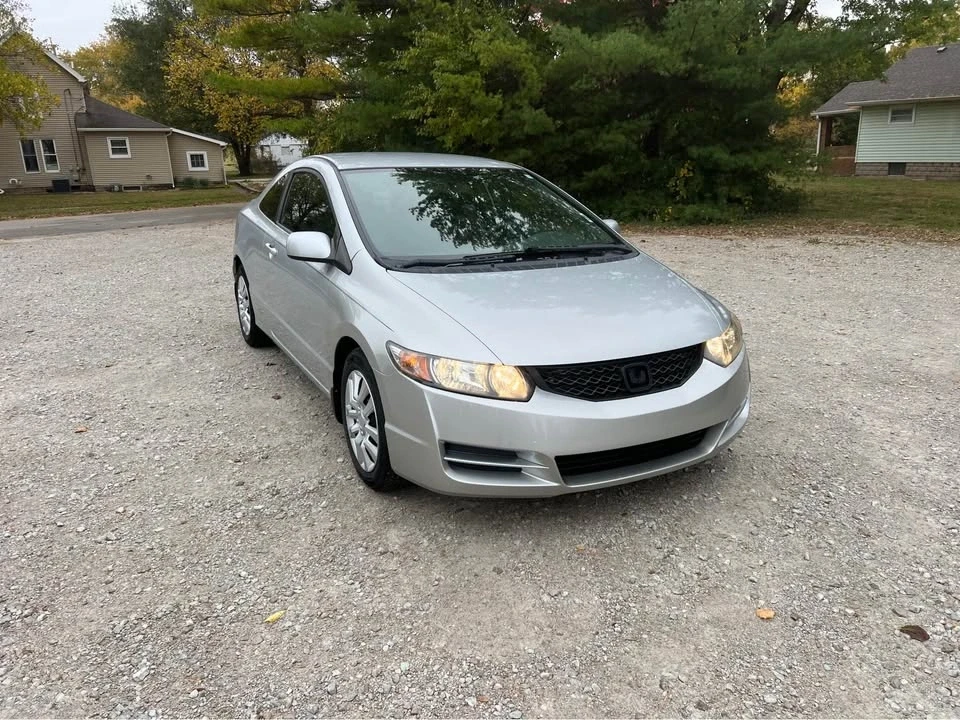 2010 Honda Civic 8th Gen - Image 5 of 13