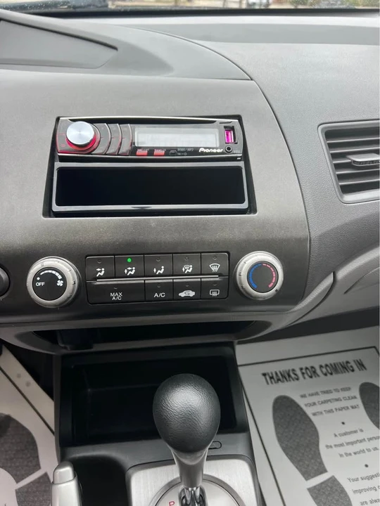2010 Honda Civic 8th Gen - Image 9 of 13