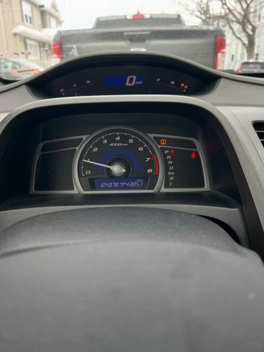 2010 Honda Civic 8th Gen - Image 8 of 9