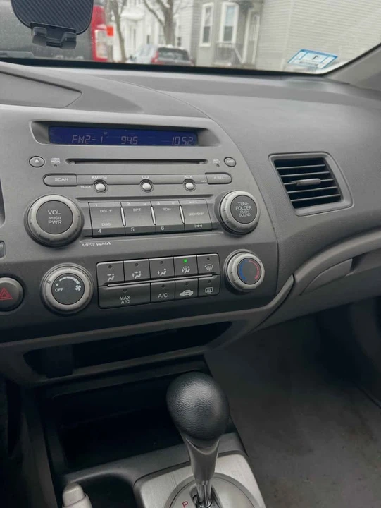 2010 Honda Civic 8th Gen - Image 7 of 9
