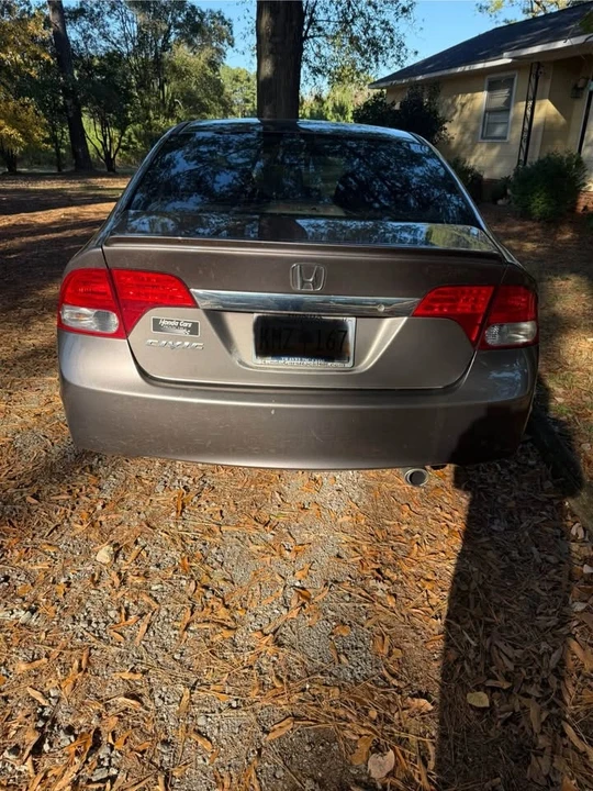 2010 Honda Civic 8th Gen - Image 3 of 7