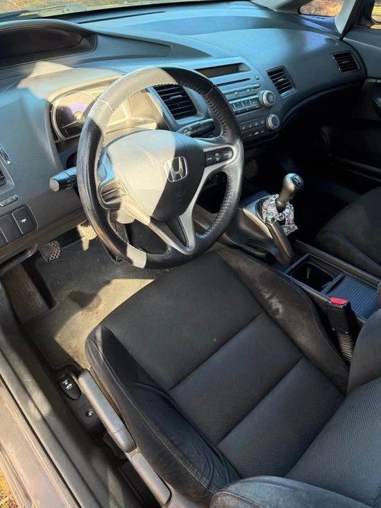 2010 Honda Civic 8th Gen - Image 6 of 7
