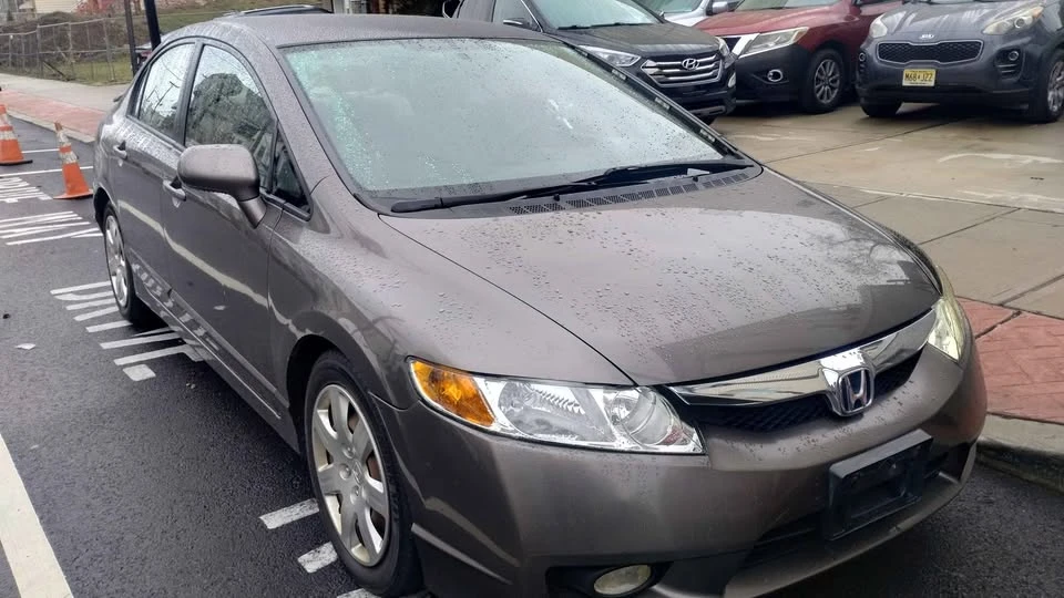 2010 Honda Civic 8th Gen - Image 4 of 7
