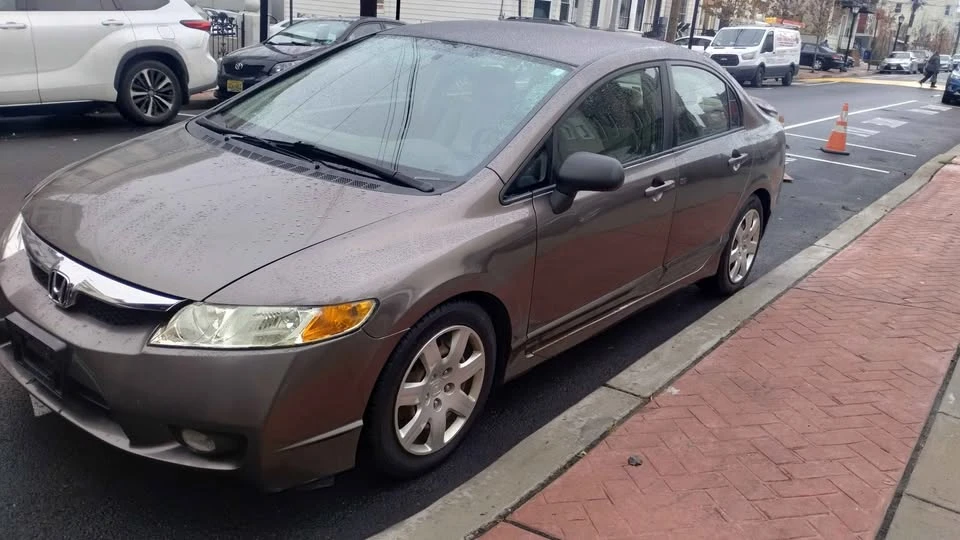 2010 Honda Civic 8th Gen - Image 3 of 7