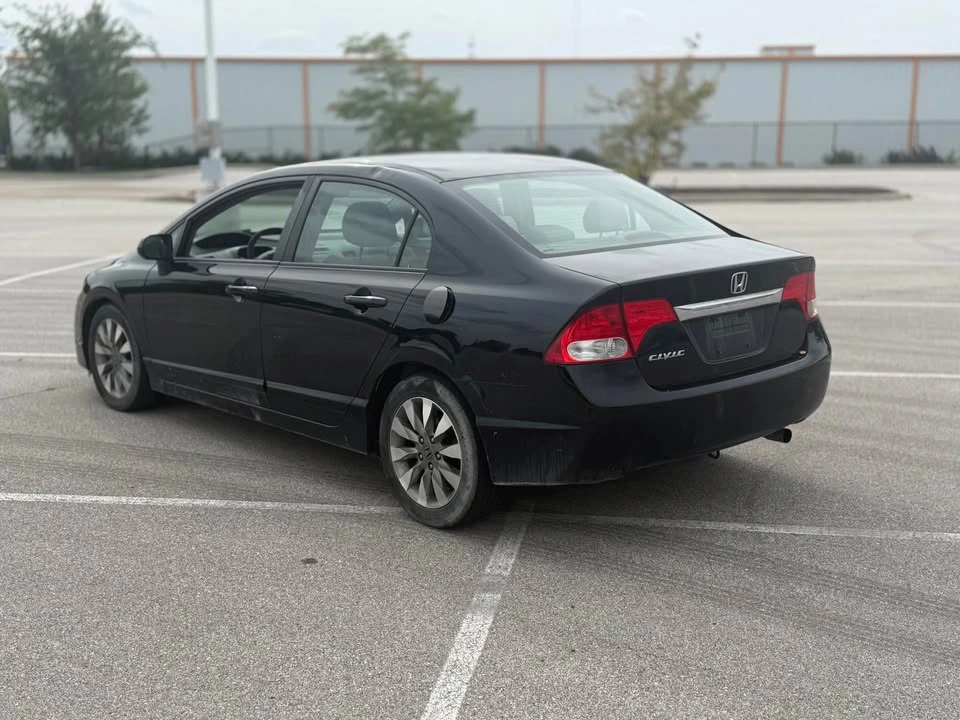 2010 Honda Civic 8th Gen - Image 7 of 11