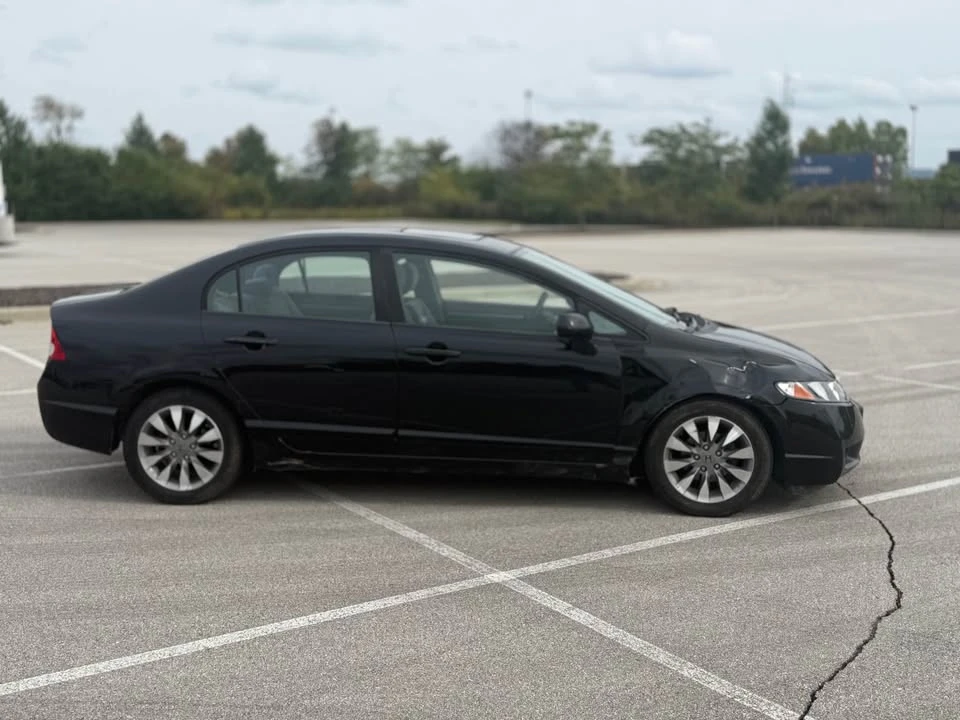 2010 Honda Civic 8th Gen - Image 4 of 11