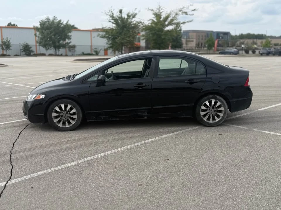 2010 Honda Civic 8th Gen - Image 8 of 11