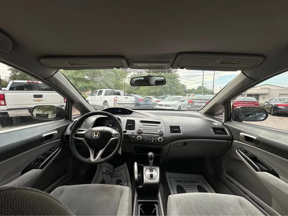 2010 Honda Civic 8th Gen - Image 8 of 13