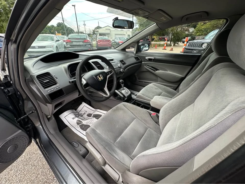 2010 Honda Civic 8th Gen - Image 6 of 13