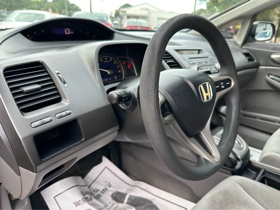 2010 Honda Civic 8th Gen - Image 11 of 13