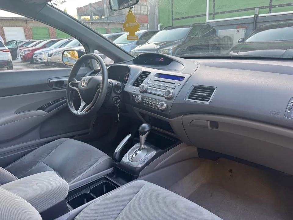 2010 Honda Civic 8th Gen - Image 2 of 10