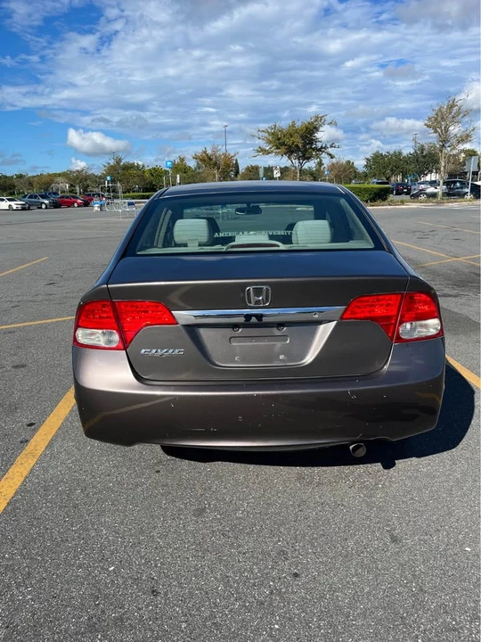 2010 Honda Civic 8th Gen - Image 4 of 7