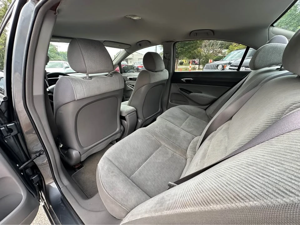 2010 Honda Civic 8th Gen - Image 7 of 13