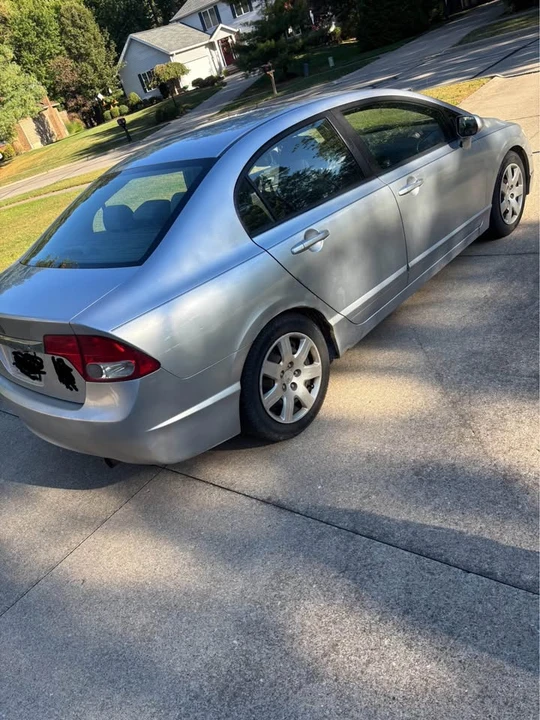2010 Honda Civic 8th Gen - Image 5 of 13