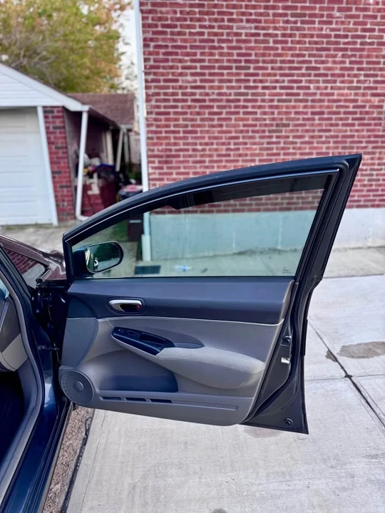2010 Honda Civic 8th Gen - Image 9 of 20
