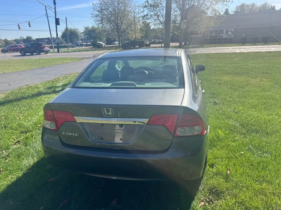 2010 Honda Civic 8th Gen - Image 5 of 10