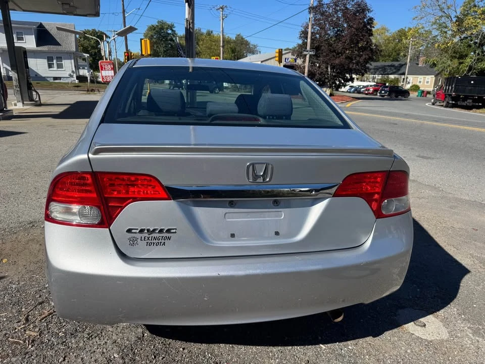 2010 Honda Civic 8th Gen - Image 3 of 9