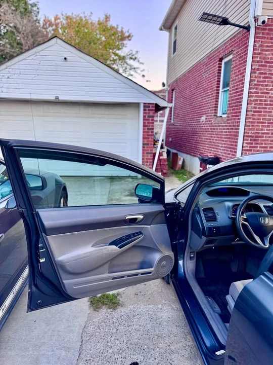 2010 Honda Civic 8th Gen - Image 11 of 20