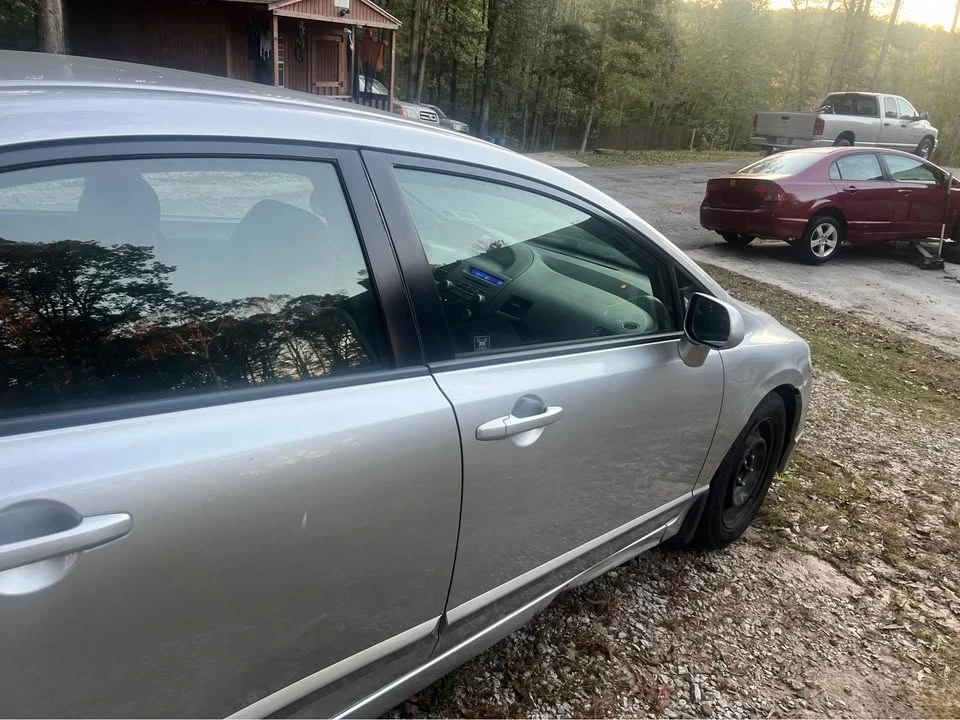 2010 Honda Civic 8th Gen - Image 4 of 10